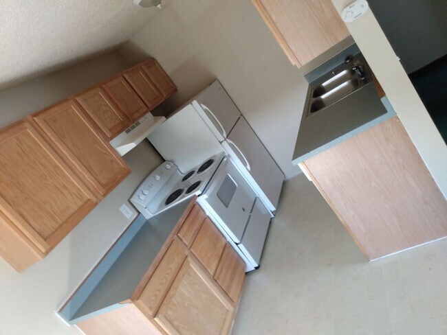 Foto del edificio - 2 bedroom 1 bathroom ground floor apartment - Granvue Apartments