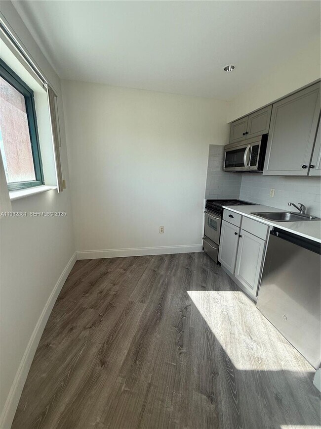 Foto del edificio - 5725 SW 72nd St