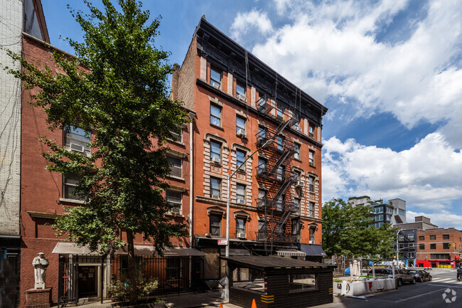 Southeast Corner - 156 Sullivan St