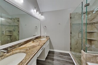 Building Photo - 719 Fernglade Dr