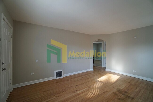 Foto del edificio - 9858 S Drexel Ave