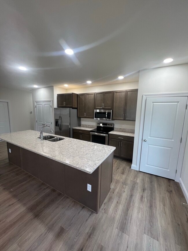 Building Photo - 08 Longbranch Dr