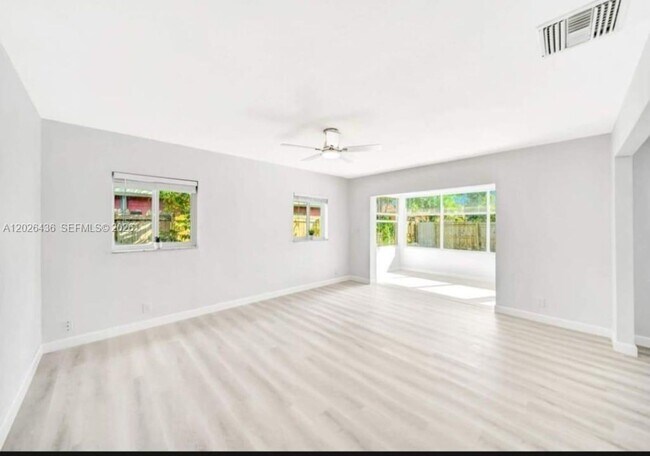 Building Photo - 6812 Rio Pinar