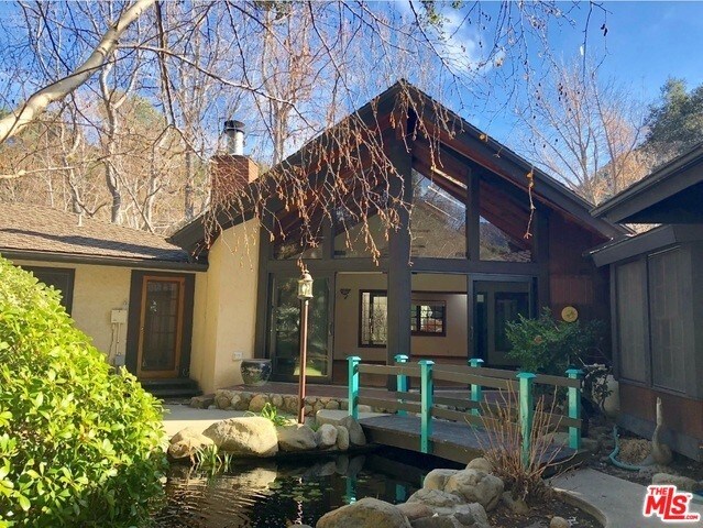 Primary Photo - 521 Live Oak Cir Dr