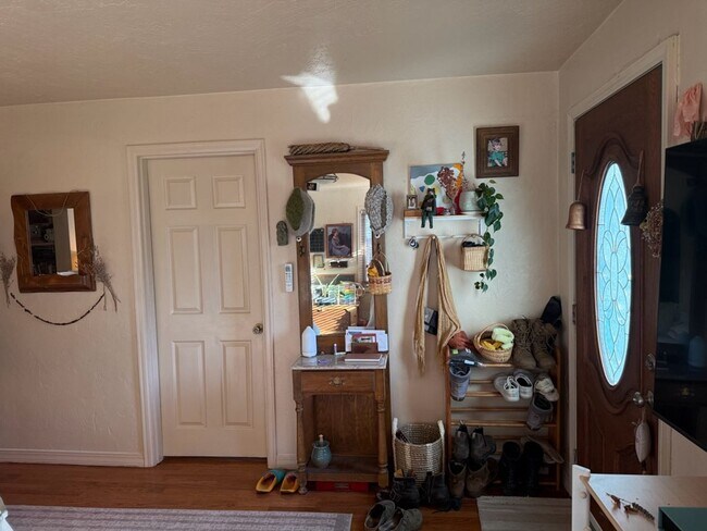 Foto del edificio - Charming Eastside Olympia Home Move-in goal June 5th .