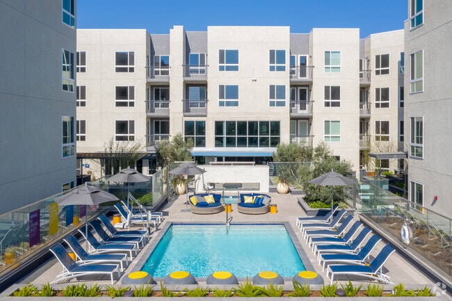 Edenhaus Lexington - 5750-5752 Lexington Ave Los Angeles, CA