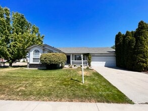 Building Photo - 8137 Waterfowl Ave