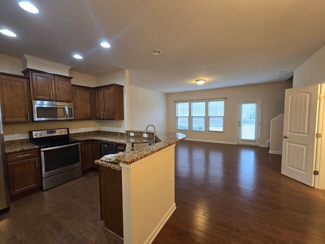 Photo - 111 Tuftin Dr Townhome