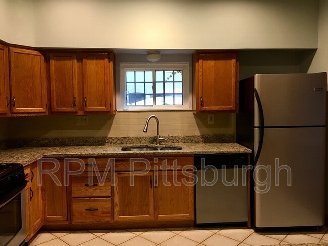 Building Photo - 350 Spahr St