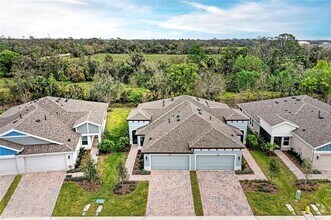 Building Photo - 12476 Oak Hill Way