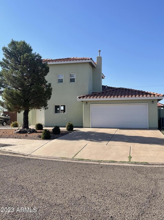 Building Photo - 4101 Santa Fe Ave