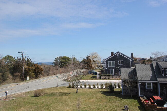 Foto del edificio - 68 Town Neck Rd
