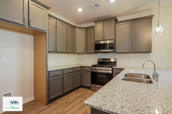 Foto del edificio - 711 Courtland Dr
