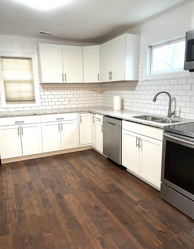 Kitchen - 517 Mosby St