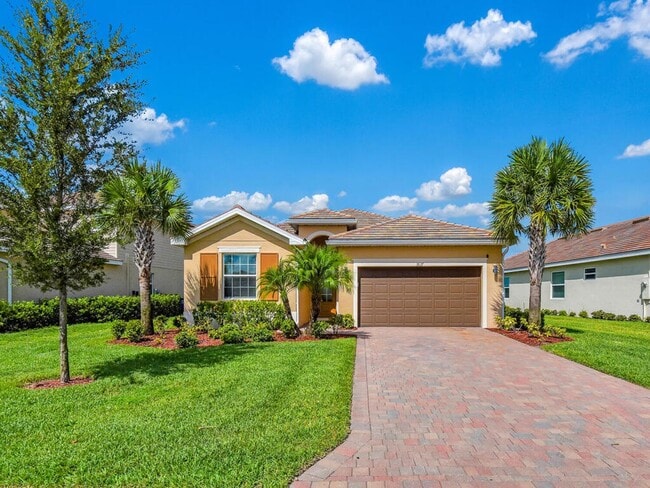 Modern Rental Home in Resort-Style Community - Modern Rental Home in Resort-Style Community