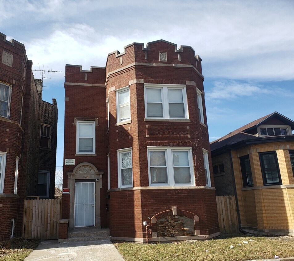 Primary Photo - 8136 S Paulina St