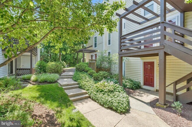 Foto del edificio - 10070 Oakton Terrace Rd