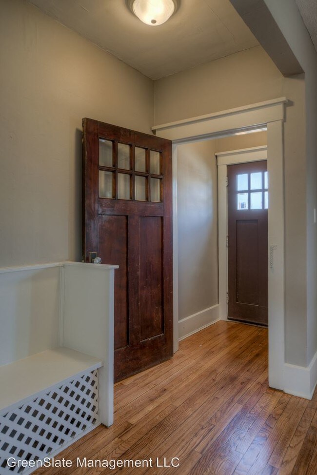 3913 Farnam St, Omaha, NE 68131 Condo for Rent in Omaha, NE