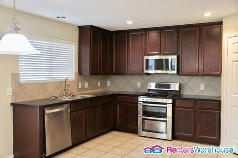 Foto del edificio - 1527 Hardy Stone Dr