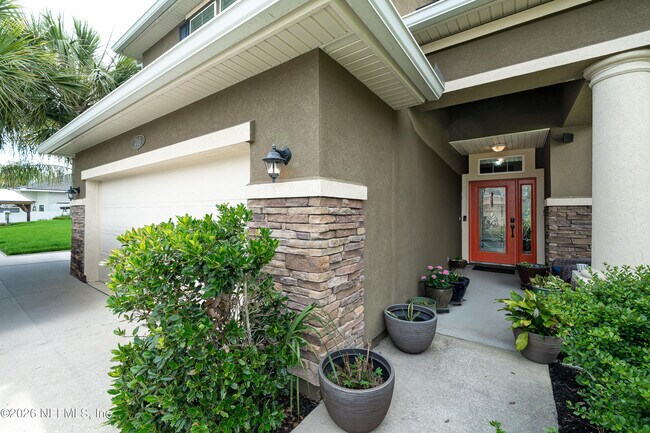 Foto del edificio - 705 W Kings College Dr