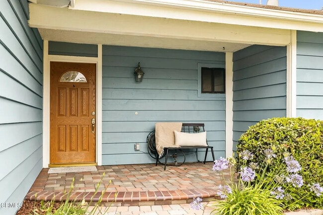 Building Photo - 2226 Sanderling St