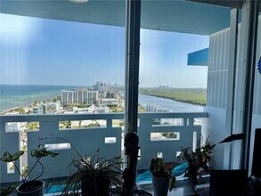 Building Photo - 3111 N Ocean Dr