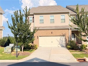 Building Photo - 2005 Manor Pointe Dr