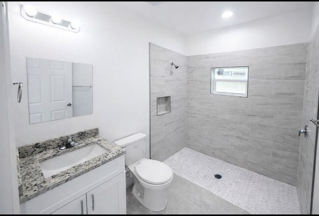 Foto del edificio - Brand-New Modern 2BR/2BA Home with Garage – Desirable Southwest Lehigh Location