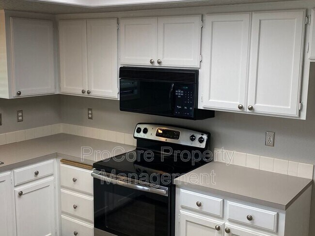 Building Photo - 5460 S Firethorn Pl