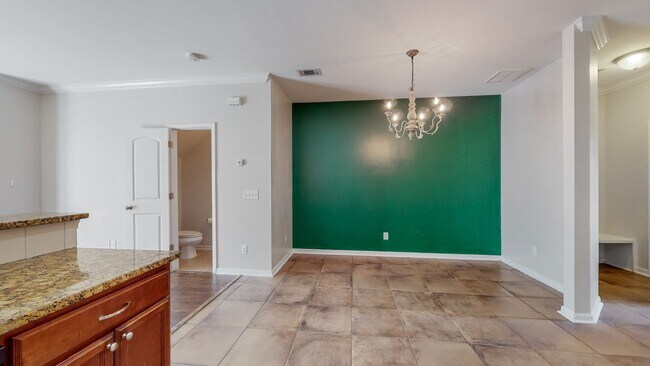 Foto del edificio - Townhome living in Richmond Hill's Creeksi...