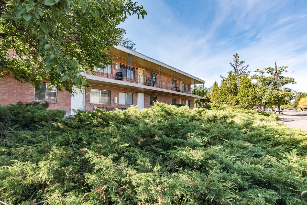 EXTERIOR - 5228 W 5th Ave