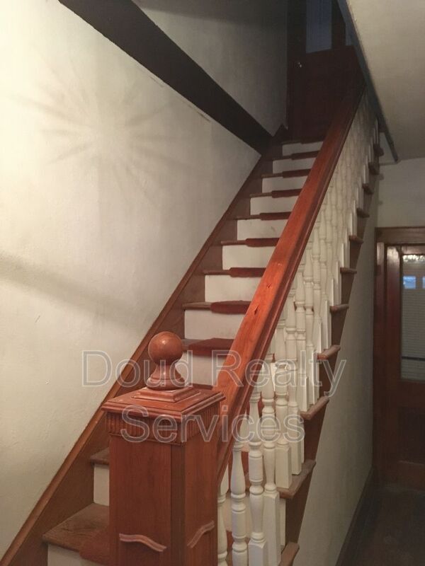 Building Photo - 1300 Holly Ave