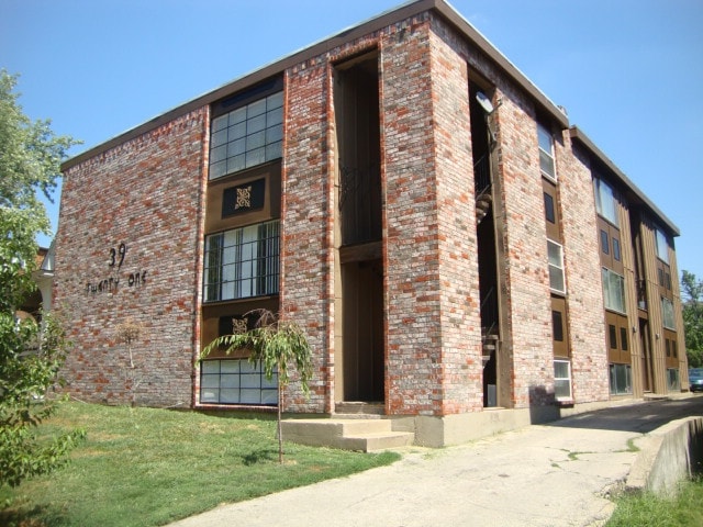 Building Photo - 3921 WYANDOTTE