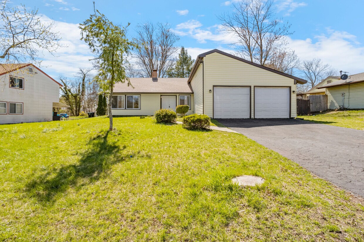 Primary Photo - 79 Penfield Ln