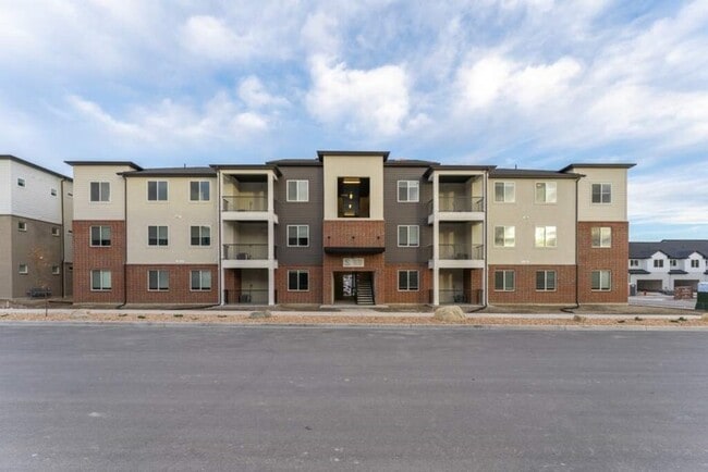Building Photo - 1424 N 3830 W