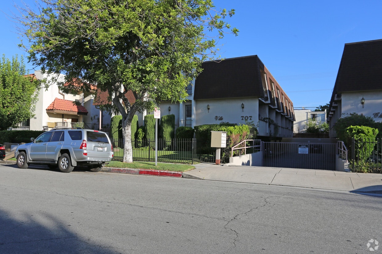 Building Photo - 707 Orange Grove Ave
