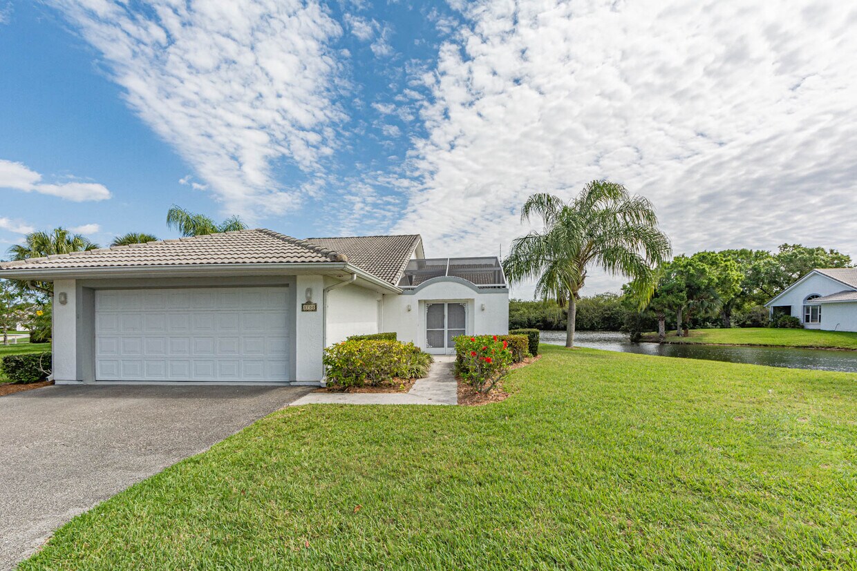 Primary Photo - 1700 Aynsley Way