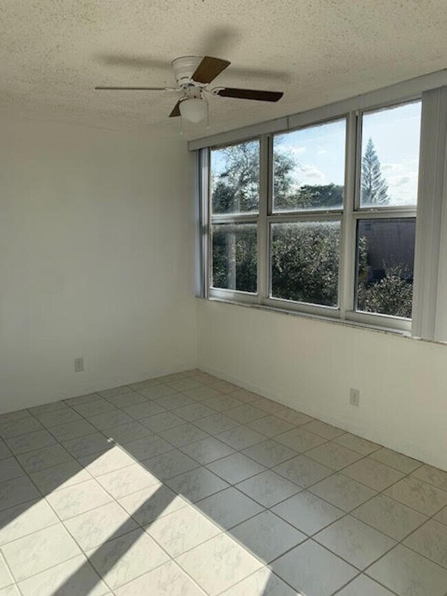 2022 SO FLO Real Estate Group View 9400 Live Oak Place - 9400 Live Oak Pl
