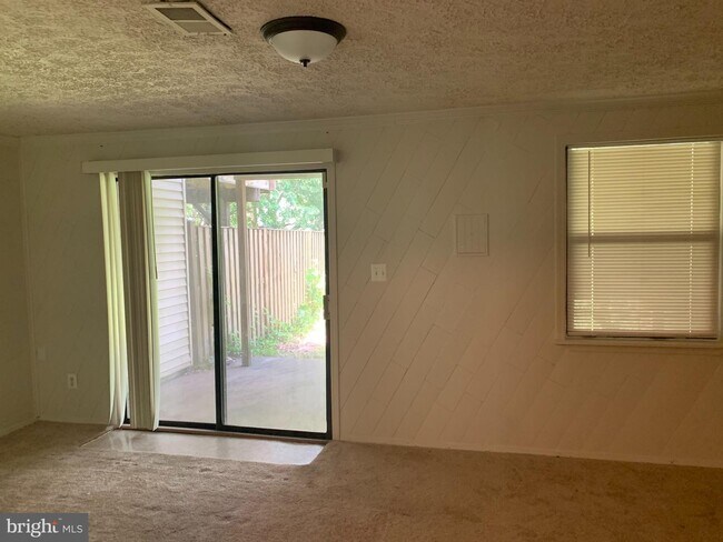 Building Photo - 946 Barton Oaks Pl