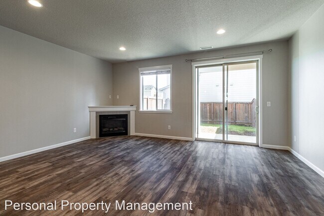 Building Photo - 3 br, 2.5 bath House - 5835 NE 56th Place