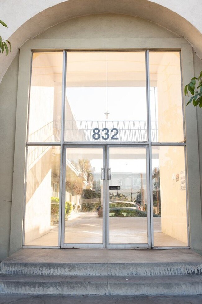 Building Photo - 1/2 OFF FIRST MONTH'S RENT studio with ALL UTILITIES PAID!