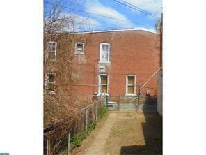 Building Photo - 1596 Chestnut Ave