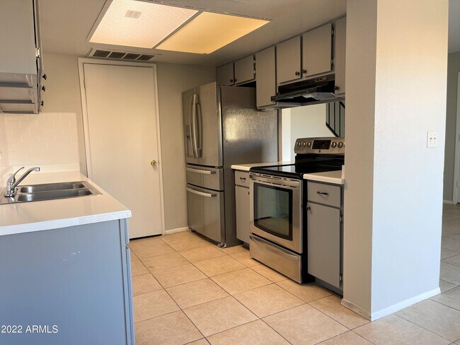 Building Photo - 4022 S 44th Way
