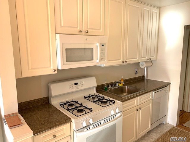 Building Photo - 210 Shore Rd