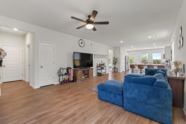 Building Photo - 8306 Haflinger Dr