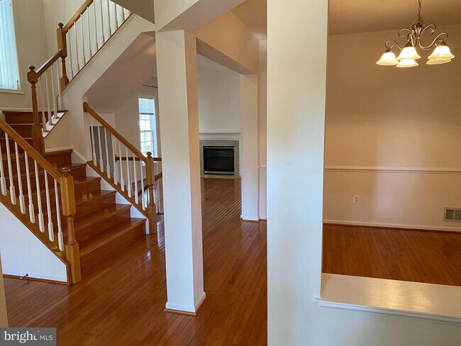 Foto del edificio - 726 Highland Ridge Ave