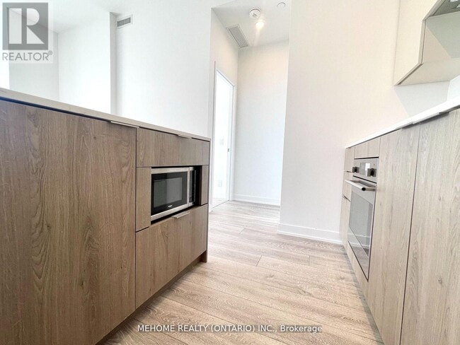 Photo du bâtiment - 15 Holmes Ave