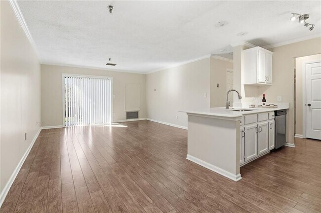 Foto del edificio - 300 Johnson Ferry Rd