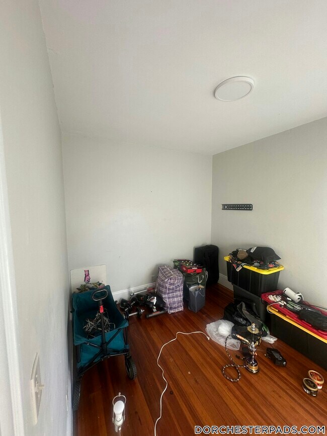 Foto del edificio - 30 Roseclair St