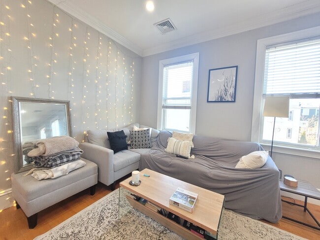 Building Photo - 32 Ward St